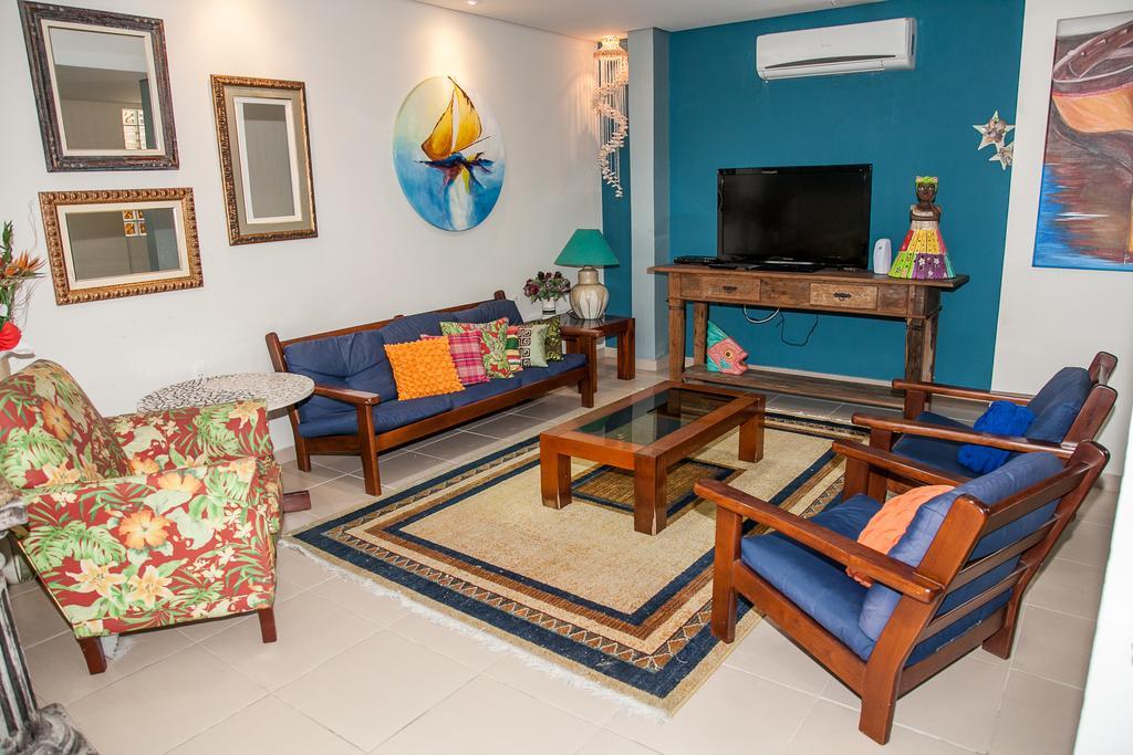 Отель Residencial Ilha Dourada Говернадор-Селсу-Рамус Экстерьер фото